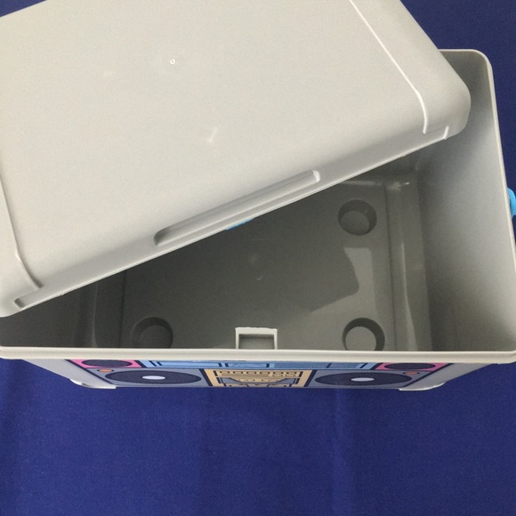 Novelty Retro Boombox Mini Cooler - Picture 8 of 10